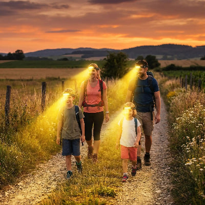 lampe-frontale-rechargeable-famille-campagne